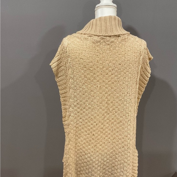 Sweater - Picture 2 of 8